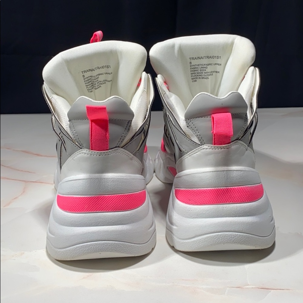 Sneakers - Picture 4 of 7